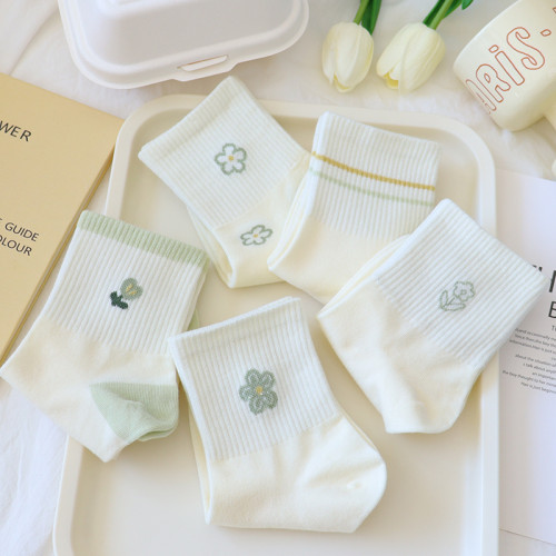 清新綠色襪子女春秋純棉中筒襪ins潮秋季可愛百搭小花少女運動襪 清新綠色襪子女春秋純棉中筒襪ins潮秋季可愛百搭小花少女運動襪