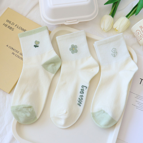 清新綠色襪子女春秋純棉中筒襪ins潮秋季可愛百搭小花少女運動襪 清新綠色襪子女春秋純棉中筒襪ins潮秋季可愛百搭小花少女運動襪