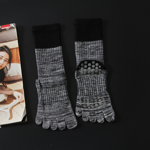 撞色羅紋防滑減震高彈棉質普拉提瑜珈五指中筒襪