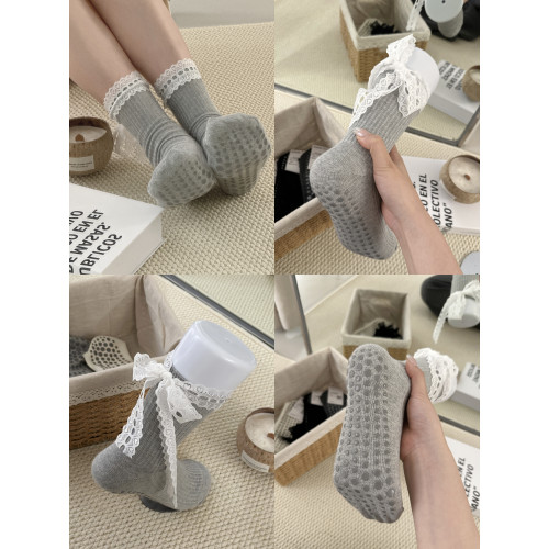 祖兒兔兔蕾絲綁帶防滑瑜珈襪 祖兒兔兔蕾絲綁帶防滑瑜珈襪