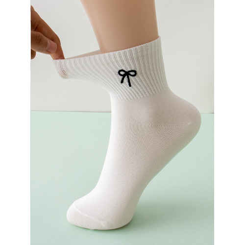 刺綉襪子女款中筒襪春秋款女士棉襪黑色白色運動女生短筒襪秋冬季 刺綉襪子女款中筒襪春秋款女士棉襪黑色白色運動女生短筒襪秋冬季