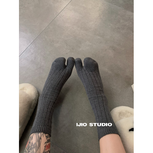 IJIO 秋冬粗針純色分趾襪日系復古二趾堆堆棉襪Tabi搭配襪加厚 IJIO 秋冬粗針純色分趾襪日系復古二趾堆堆棉襪Tabi搭配襪加厚