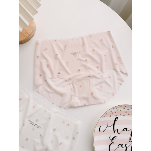 草莓酪酪~超薄冰絲涼感無痕短褲超柔軟蜜桃臀速乾裸感內褲大碼女