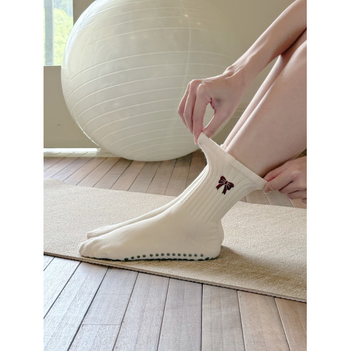 YSH/蝴蝶結刺綉襪 防滑靜音透氣瑜珈襪普拉提專業中筒襪跳操裝備 YSH/蝴蝶結刺綉襪 防滑靜音透氣瑜珈襪普拉提專業中筒襪跳操裝備