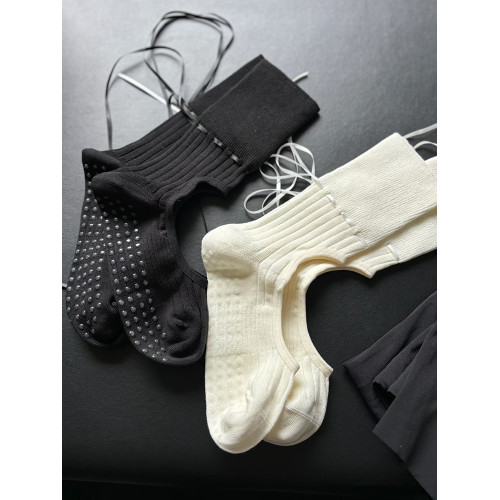 被美到了!問爆了!誰家的瑜珈襪那麽好看啊!miu裡miu氣太愛了! 被美到了!問爆了!誰家的瑜珈襪那麽好看啊!miu裡miu氣太愛了!