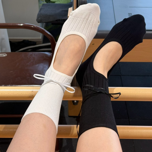 蕾絲綁帶瑜珈襪女士普拉提專用襪露腳背室內運動矽膠防滑潮襪 蕾絲綁帶瑜珈襪女士普拉提專用襪露腳背室內運動矽膠防滑潮襪
