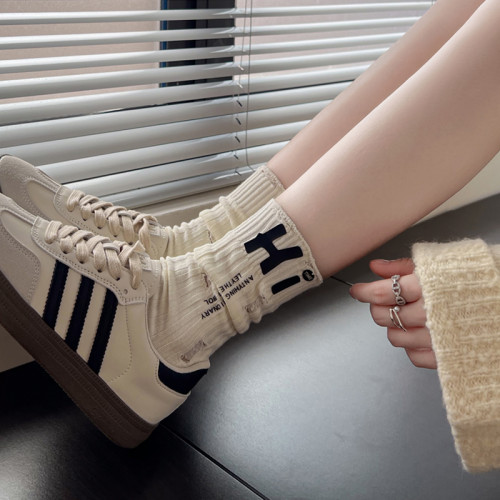 韓國ins潮襪秋冬款米白色小腿襪黑色中筒襪堆堆短襪子棉質破洞襪 韓國ins潮襪秋冬款米白色小腿襪黑色中筒襪堆堆短襪子棉質破洞襪