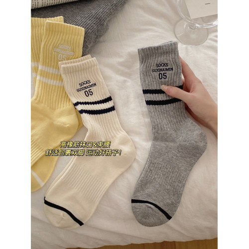 條紋運動襪子女中筒襪春秋季款棉襪ins潮字母韓版日系春天長筒襪 條紋運動襪子女中筒襪春秋季款棉襪ins潮字母韓版日系春天長筒襪