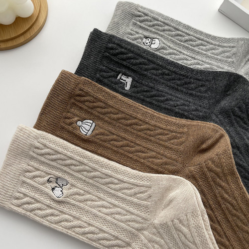 日系襪子女ins潮秋冬款棉襪刺綉中筒襪可愛春秋麻花紋長襪厚百搭 日系襪子女ins潮秋冬款棉襪刺綉中筒襪可愛春秋麻花紋長襪厚百搭