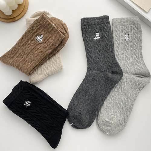 日系襪子女ins潮秋冬款棉襪刺綉中筒襪可愛春秋麻花紋長襪厚百搭 日系襪子女ins潮秋冬款棉襪刺綉中筒襪可愛春秋麻花紋長襪厚百搭
