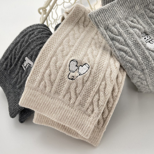 日系襪子女ins潮秋冬款棉襪刺綉中筒襪可愛春秋麻花紋長襪厚百搭 日系襪子女ins潮秋冬款棉襪刺綉中筒襪可愛春秋麻花紋長襪厚百搭