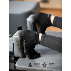 Sugaroff-高筒系列 專業瑜珈普拉提防滑襪子女中筒五指襪保暖室內