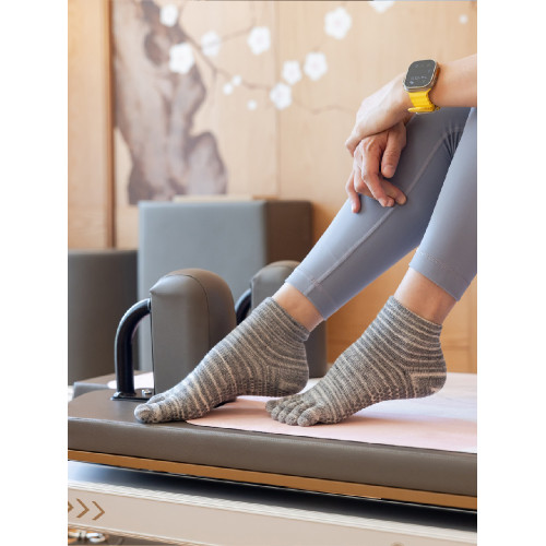 Sugaroff-高筒系列 專業瑜珈普拉提防滑襪子女中筒五指襪保暖室內 Sugaroff-高筒系列 專業瑜珈普拉提防滑襪子女中筒五指襪保暖室內