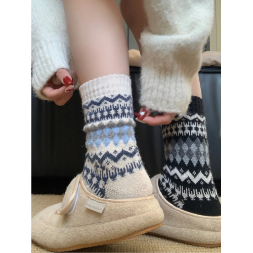 秋冬的一抹費爾島藍~泰!太!太復古清冷feel!藍白拼接很治瘉! 秋冬的一抹費爾島藍~泰!太!太復古清冷feel!藍白拼接很治瘉!