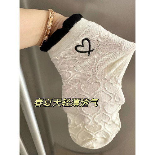 白色襪子中筒秋女樂福鞋短筒夏季薄款純棉搭配短款短襪女士黑色 白色襪子中筒秋女樂福鞋短筒夏季薄款純棉搭配短款短襪女士黑色