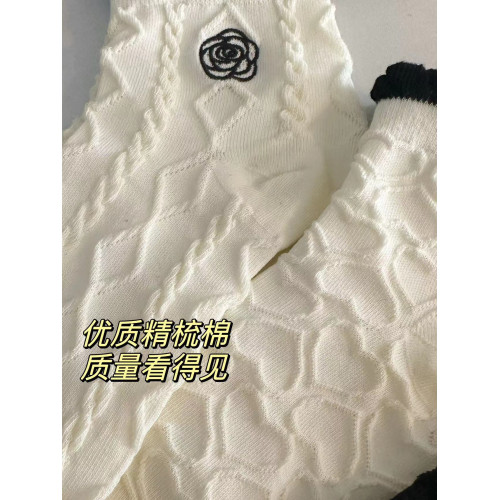 白色襪子中筒秋女樂福鞋短筒夏季薄款純棉搭配短款短襪女士黑色 白色襪子中筒秋女樂福鞋短筒夏季薄款純棉搭配短款短襪女士黑色