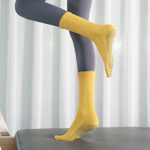 女秋冬新款中筒矽膠防滑瑜珈襪純色運動普拉提襪子室內健身地板襪 女秋冬新款中筒矽膠防滑瑜珈襪純色運動普拉提襪子室內健身地板襪