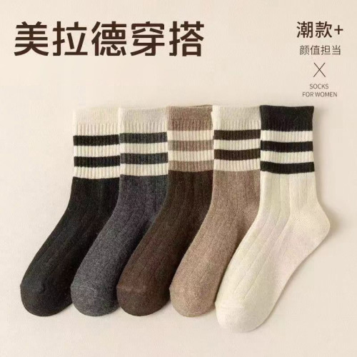 配鯊魚褲的襪子女中筒秋冬羊毛襪加厚保暖ins潮流長筒襪運動條紋