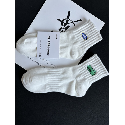 襪子男款純棉吸汗中短筒襪青少年運動防臭男女學生長襪白色ins潮 襪子男款純棉吸汗中短筒襪青少年運動防臭男女學生長襪白色ins潮