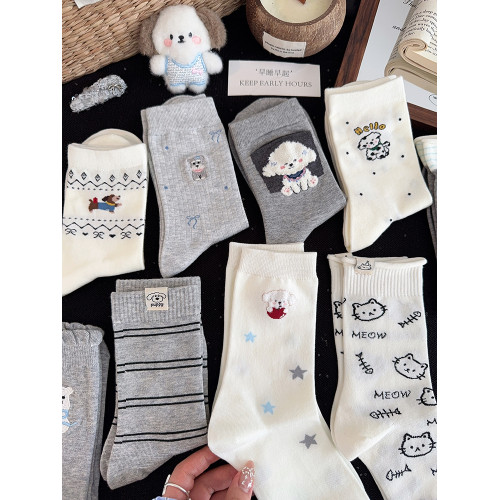 新款可愛卡通襪子女中筒襪ins潮春秋款棉襪運動女生日系長筒長襪 新款可愛卡通襪子女中筒襪ins潮春秋款棉襪運動女生日系長筒長襪