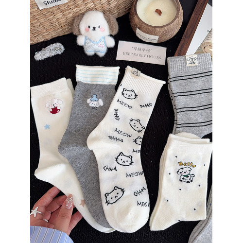 新款可愛卡通襪子女中筒襪ins潮春秋款棉襪運動女生日系長筒長襪 新款可愛卡通襪子女中筒襪ins潮春秋款棉襪運動女生日系長筒長襪