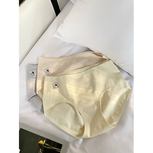 無痕內褲女純棉抗菌加長襠女士三角褲純欲少女中腰短褲學生奶糖色 無痕內褲女純棉抗菌加長襠女士三角褲純欲少女中腰短褲學生奶糖色