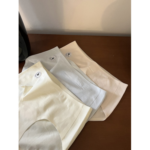 無痕內褲女純棉抗菌加長襠女士三角褲純欲少女中腰短褲學生奶糖色 無痕內褲女純棉抗菌加長襠女士三角褲純欲少女中腰短褲學生奶糖色