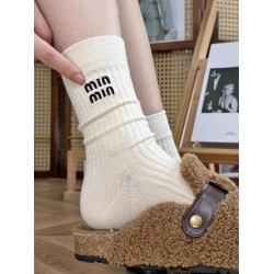 新款秋冬刺綉襪子女miu風中筒襪ins潮襪純棉字母運動長襪堆堆襪