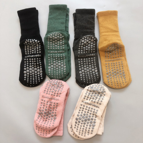 專業防滑中筒普拉提瑜珈襪 棉質女地板襪初學者運動健身短襪秋冬 專業防滑中筒普拉提瑜珈襪 棉質女地板襪初學者運動健身短襪秋冬
