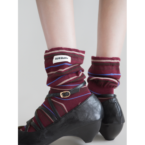 這雙復古條紋超有feel!拿捏氛圍感~.時尚條紋拼接字母標簽堆堆襪 這雙復古條紋超有feel!拿捏氛圍感~.時尚條紋拼接字母標簽堆堆襪