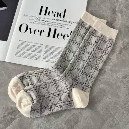 歐貨菱格星點復古百搭D字母襪子女時髦幾何圖形網紅高品質中筒襪