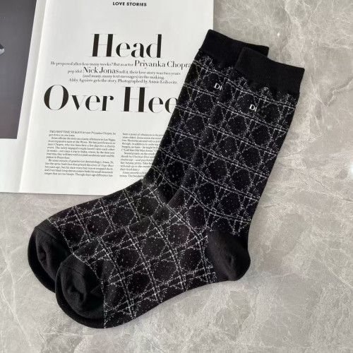 歐貨菱格星點復古百搭D字母襪子女時髦幾何圖形網紅高品質中筒襪