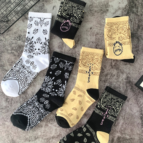 復古黑色男士中筒純棉長襪男生長筒全棉高腰棕色潮流高筒休閒男襪 復古黑色男士中筒純棉長襪男生長筒全棉高腰棕色潮流高筒休閒男襪