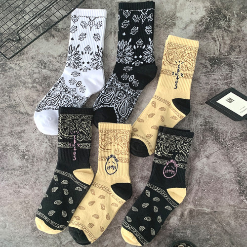 復古黑色男士中筒純棉長襪男生長筒全棉高腰棕色潮流高筒休閒男襪 復古黑色男士中筒純棉長襪男生長筒全棉高腰棕色潮流高筒休閒男襪