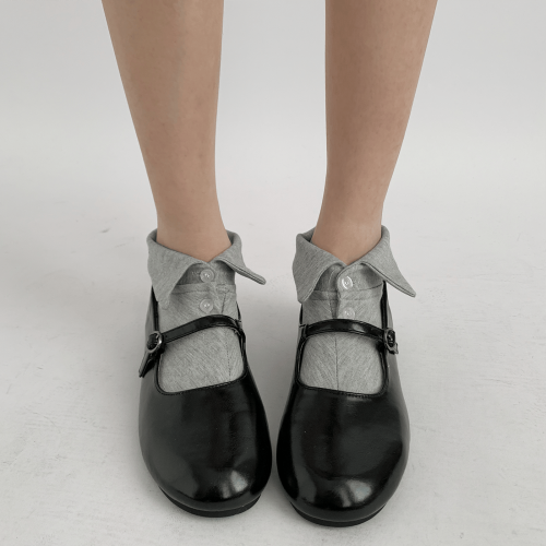 夜間教習室小衆設計灰色襪子翻口紐釦短筒襪女夏季百搭瑪麗珍短襪 夜間教習室小衆設計灰色襪子翻口紐釦短筒襪女夏季百搭瑪麗珍短襪