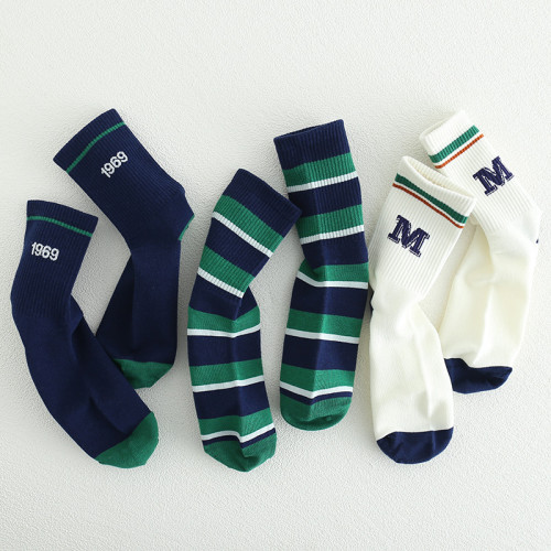 兒童襪男童春秋中大童中筒運動潮流帥氣秋冬小孩高腰初中生學生襪 兒童襪男童春秋中大童中筒運動潮流帥氣秋冬小孩高腰初中生學生襪