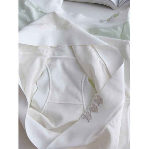 莫代爾敲柔軟無痕不肋肉~小愛心中低腰純色三角內褲青年少女舒適