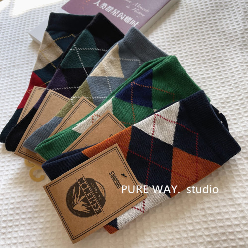 出口日本無骨襪子男中高筒襪菱格潮男秋冬純棉商務男襪抗菌防臭 出口日本無骨襪子男中高筒襪菱格潮男秋冬純棉商務男襪抗菌防臭