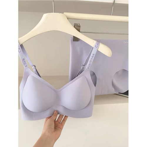 顔值控~內衣女大胸顯小胸聚攏提拉防下垂收副乳無痕舒適文胸船襪 顔值控~內衣女大胸顯小胸聚攏提拉防下垂收副乳無痕舒適文胸船襪