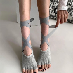 媽耶！綁帶瑜珈襪也太miu了吧～超顯腿細！防滑瑜珈普拉提五指襪~