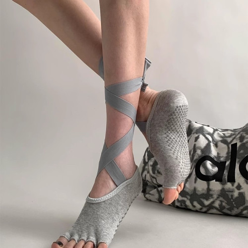 媽耶!綁帶瑜珈襪也太miu了吧~超顯腿細!防滑瑜珈普拉提五指襪~ 媽耶!綁帶瑜珈襪也太miu了吧~超顯腿細!防滑瑜珈普拉提五指襪~