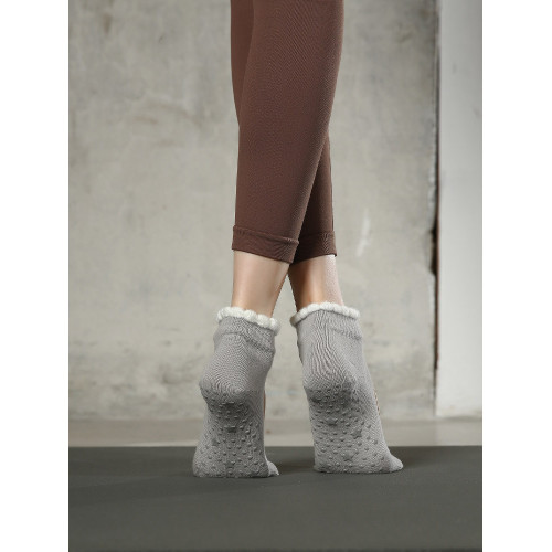 瑜珈襪子防滑專業女夏季薄款分趾五指襪短筒普拉提透氣跳操運動襪 瑜珈襪子防滑專業女夏季薄款分趾五指襪短筒普拉提透氣跳操運動襪