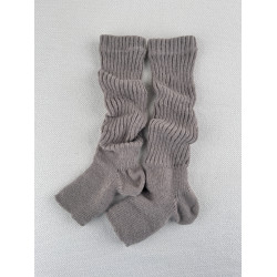 套上泡泡的如雲朵般的感覺就對了！棒子單女搭配雪地靴板鞋的襪套