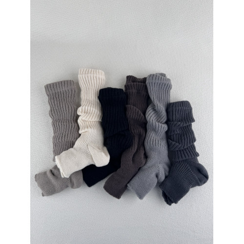 套上泡泡的如雲朵般的感覺就對了!棒子單女搭配雪地靴板鞋的襪套 套上泡泡的如雲朵般的感覺就對了!棒子單女搭配雪地靴板鞋的襪套