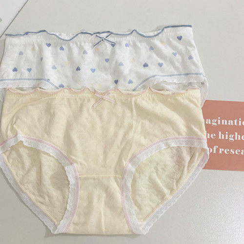 Twentyone香草夾心~法式甜美純色可愛少女純棉襠中腰三角褲內褲女 Twentyone香草夾心~法式甜美純色可愛少女純棉襠中腰三角褲內褲女
