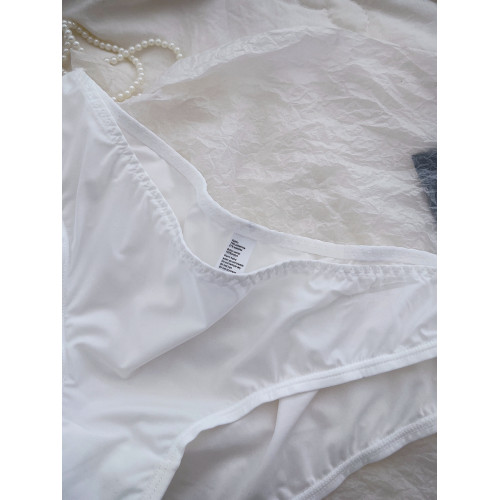 白色冰絲內褲女低腰歐美速乾少女純欲透氣大碼包臀三角褲薄款夏季 白色冰絲內褲女低腰歐美速乾少女純欲透氣大碼包臀三角褲薄款夏季