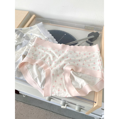 碎花少女莫代爾女士內褲女純棉抗菌襠無痕不夾臀中腰舒適2025新款 碎花少女莫代爾女士內褲女純棉抗菌襠無痕不夾臀中腰舒適2025新款