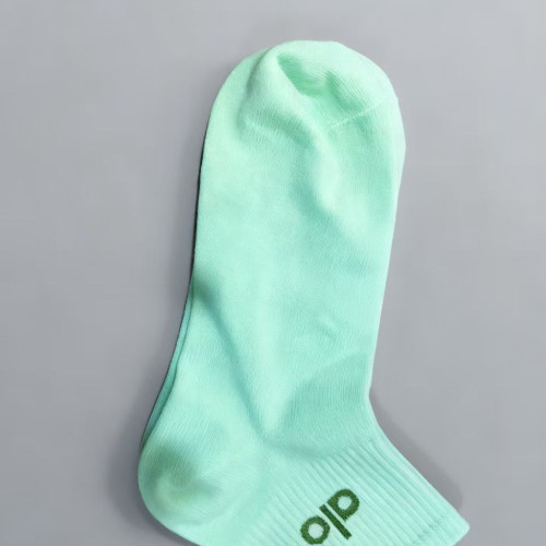 2025秋冬新款百棉女中筒運動襪潮流時尚學院風百搭款 2025秋冬新款百棉女中筒運動襪潮流時尚學院風百搭款