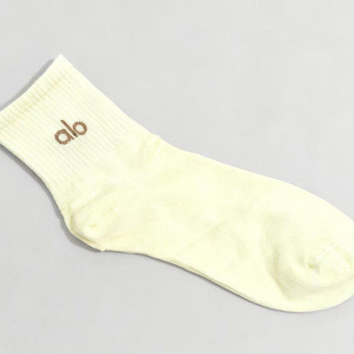 2025秋冬新款百棉女中筒運動襪潮流時尚學院風百搭款 2025秋冬新款百棉女中筒運動襪潮流時尚學院風百搭款