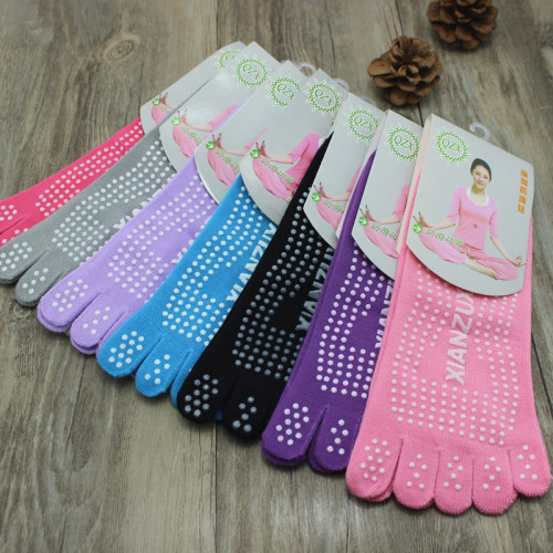 五趾露趾防滑襪室內運動健身女士兒童四季中短筒點膠瑜珈五指襪子